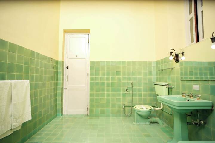 Room 73 of 135
