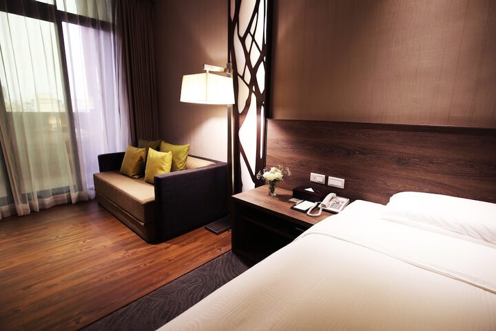 Room 30 of 103