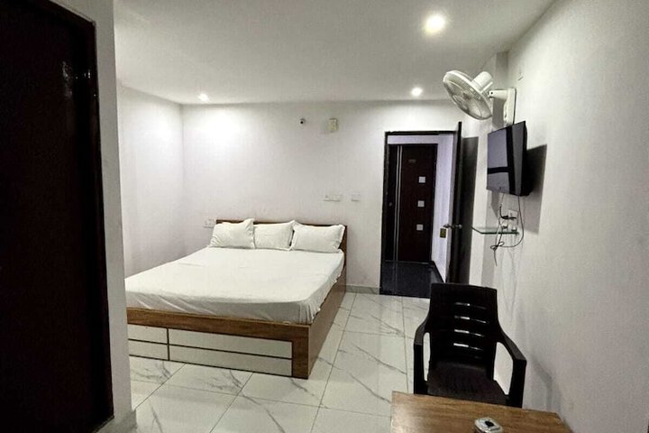 Room 4 of 22