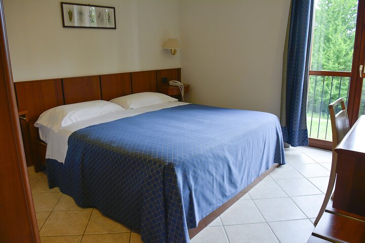 Room 5 of 24
