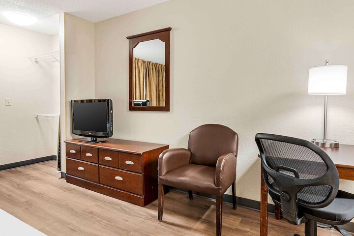 Studio 2 Double Beds (1 of 7)