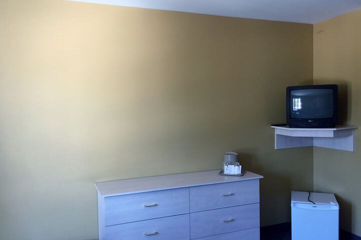 Room 16 of 32