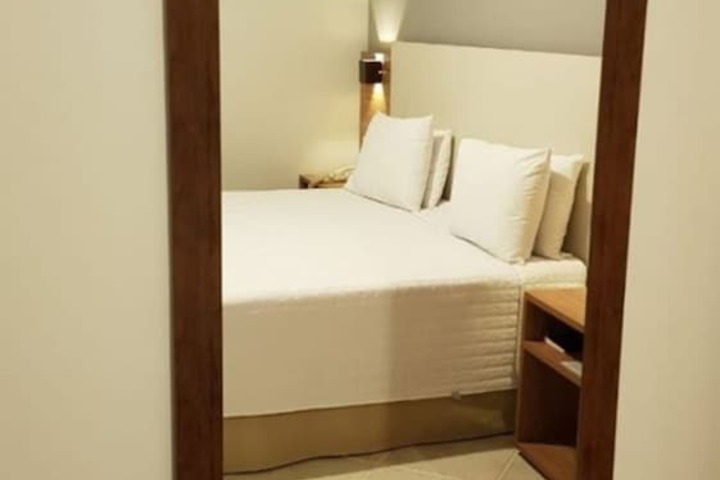 Room 6 of 43