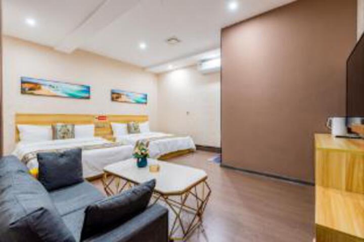 Room 12 of 13