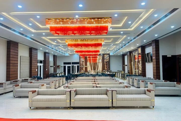 Ballroom/Hall 44 of 58