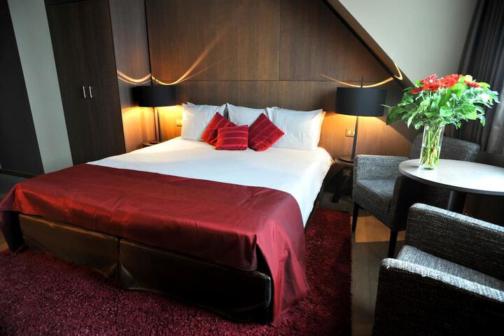 Room 15 of 44