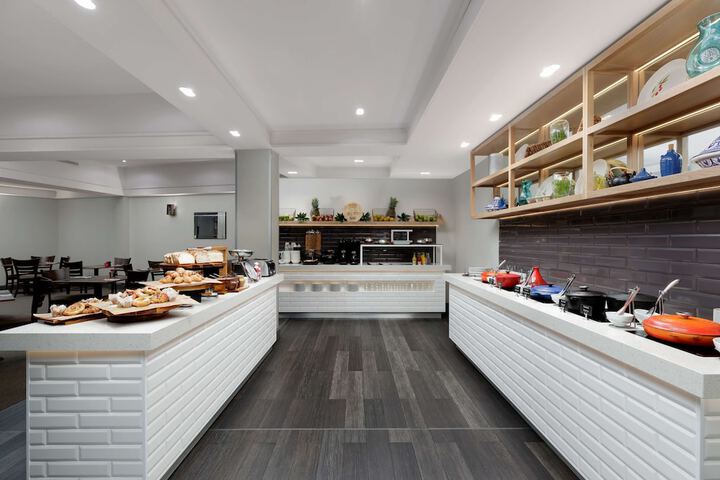 Breakfast area