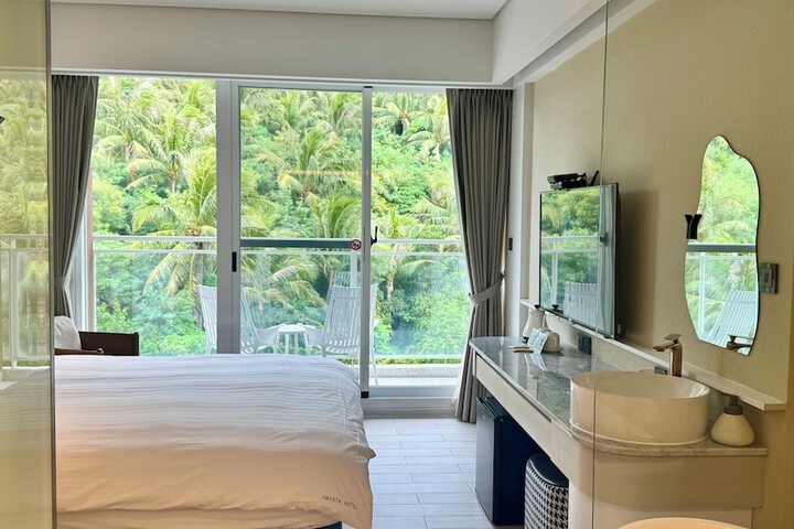 Room 16 of 49