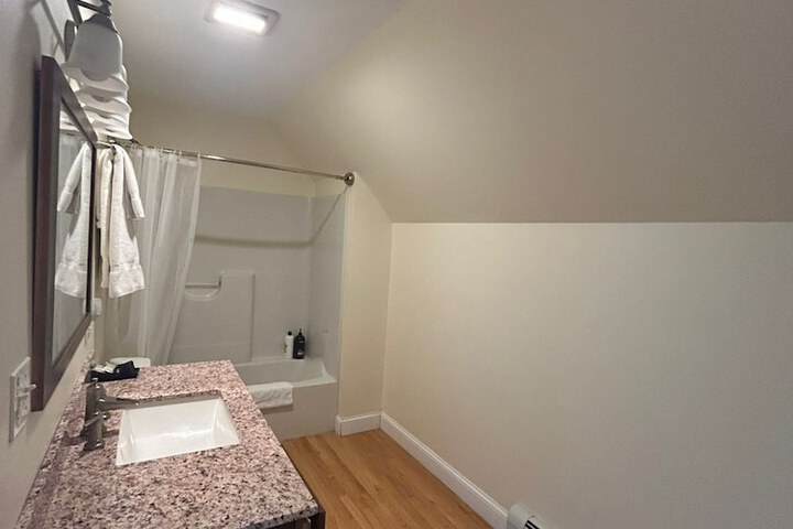 Room 50 of 78