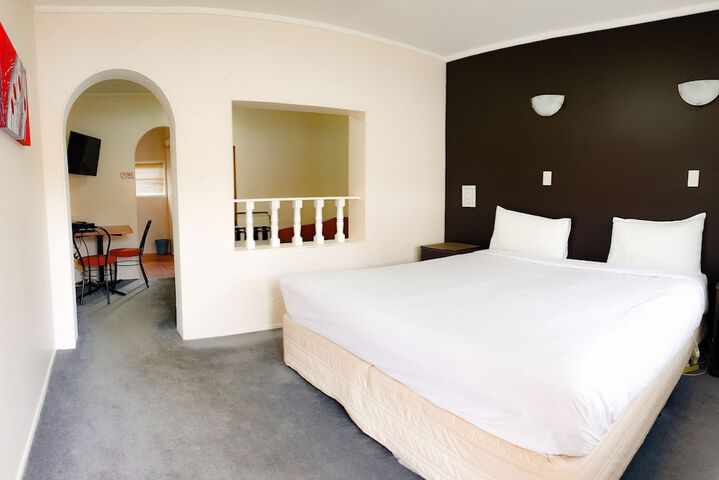 Room 3 of 41
