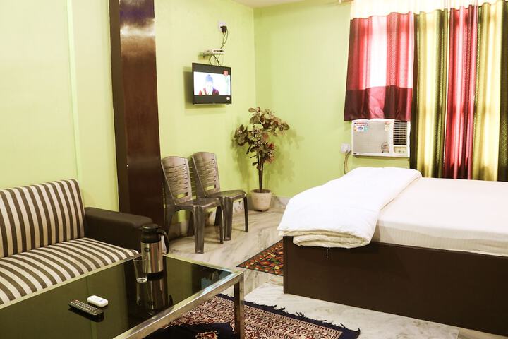 Room 8 of 22