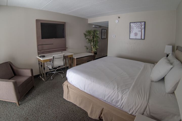 Room 7 of 66