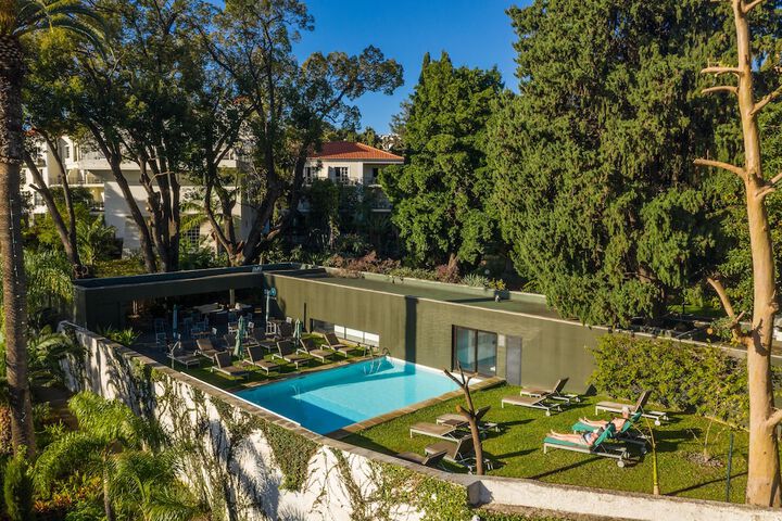 Hotel with Pool