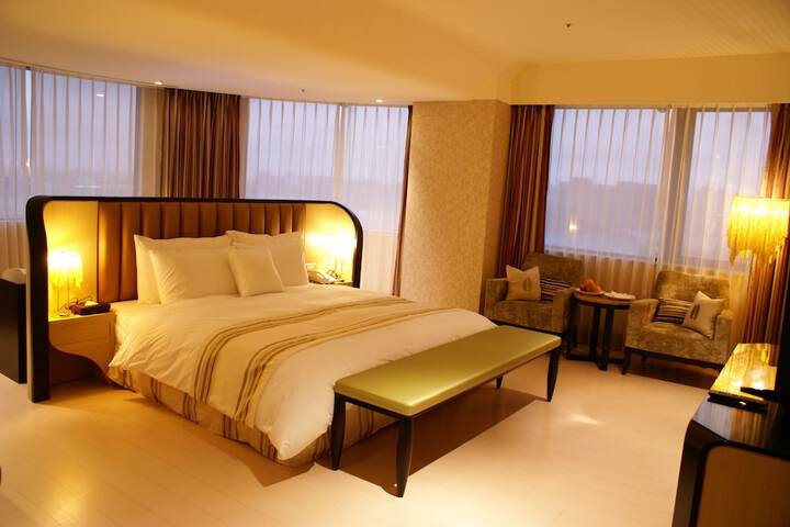 Room 11 of 47