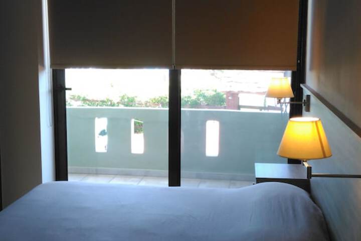 Room 9 of 106