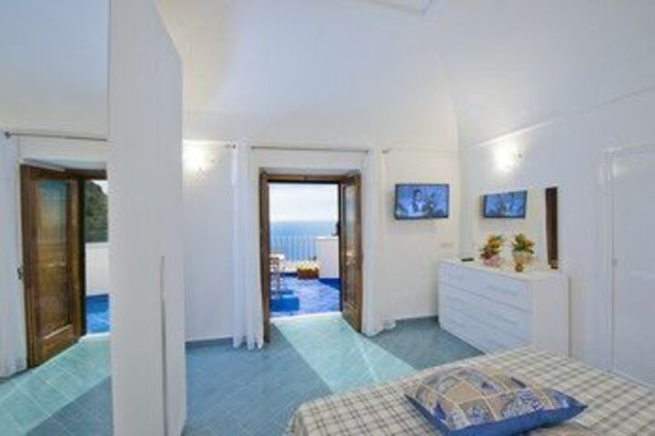 Room 15 of 18