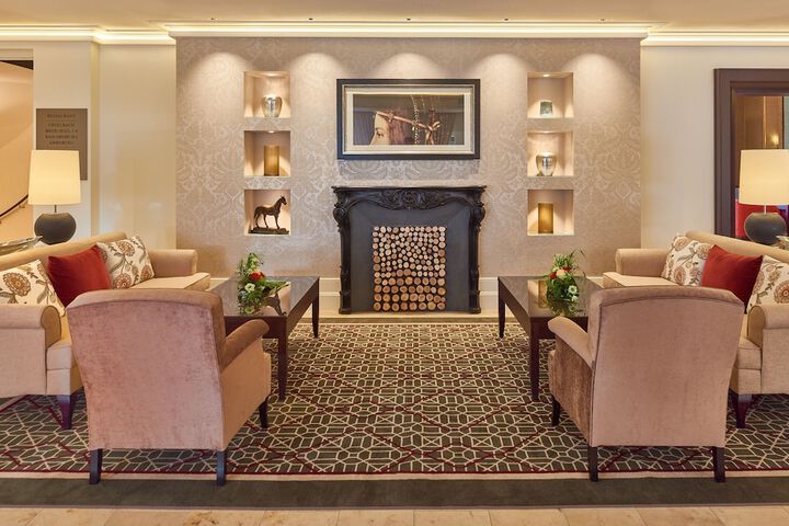 Entrance & Lobby