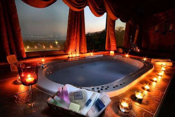 Hot Tub 70 of 91