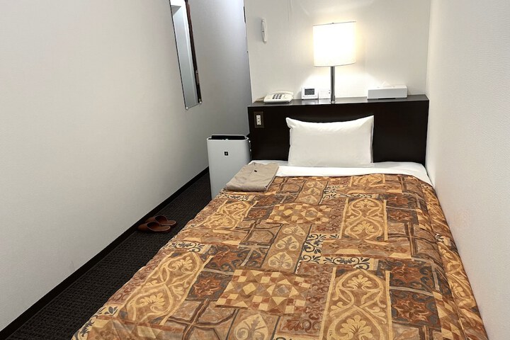 Room 20 of 33