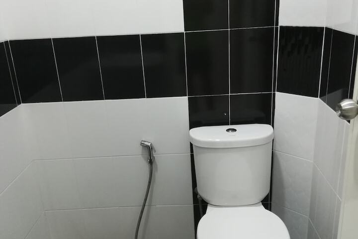 Room 18 of 25
