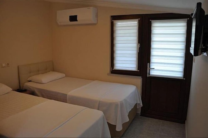Room 9 of 26