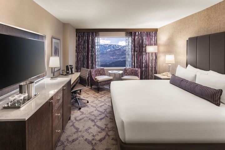 Deluxe Room 1 King (15 of 30)