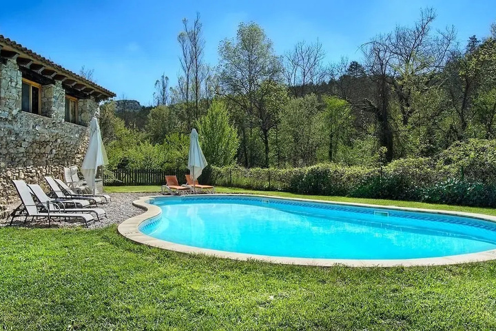 Pool 9 of 14