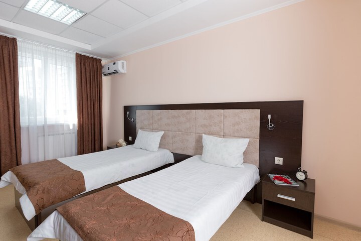 Room 18 of 90
