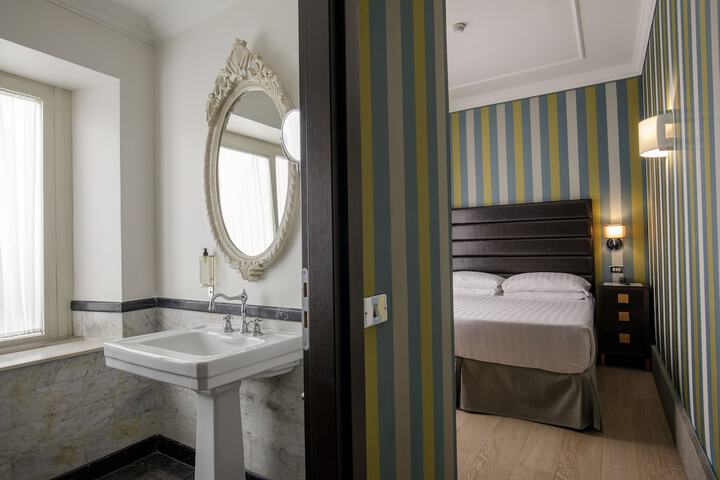 Room 72 of 95