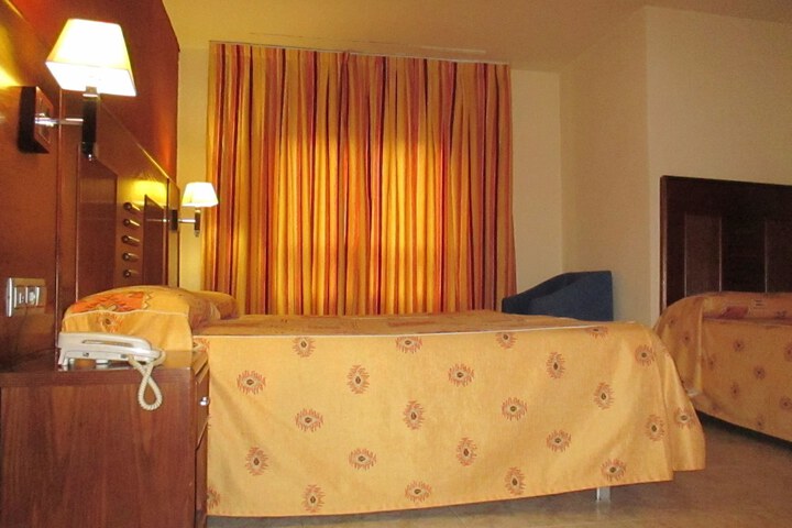 Room 7 of 37