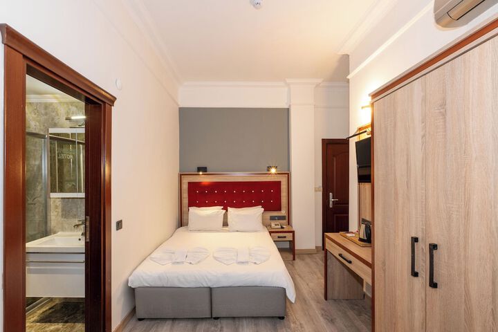 Room 36 of 76