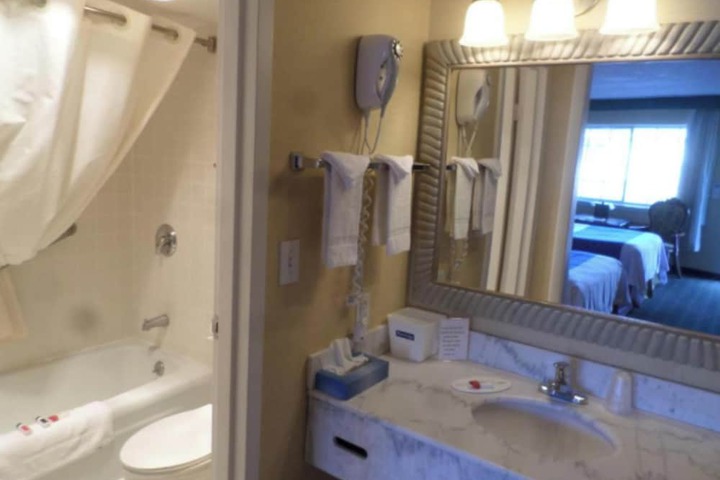 Room 18 of 28