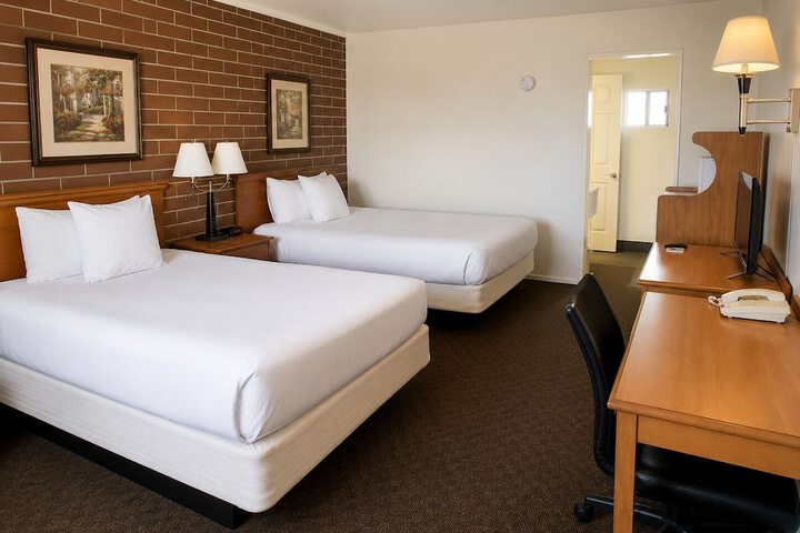 Room 8 of 40