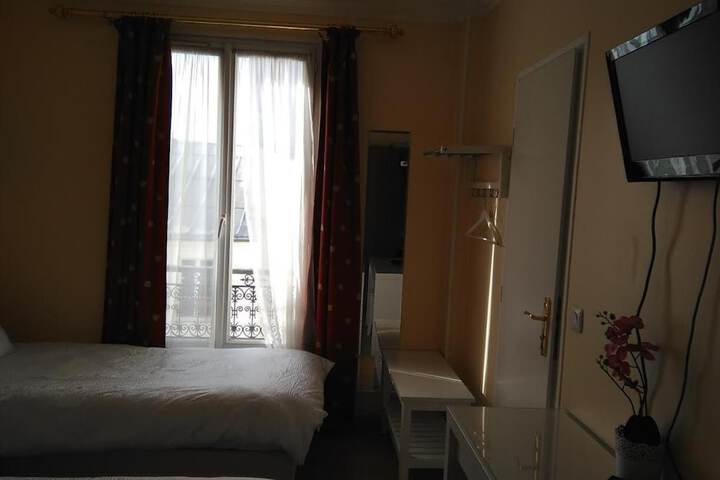Room 27 of 61