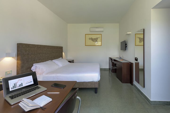 Room 74 of 138