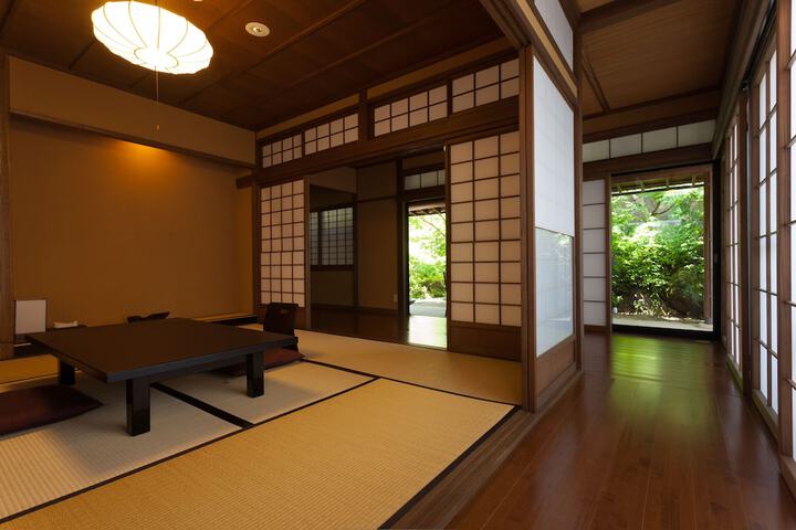 Room 7 of 115