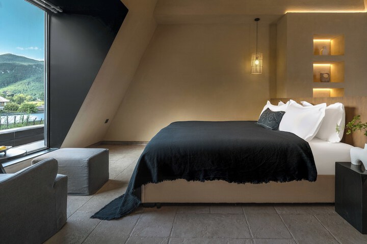 Room 47 of 72