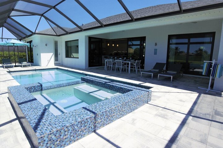 Pool 21 of 34