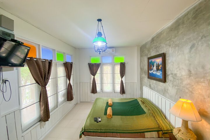 Room 3 of 181