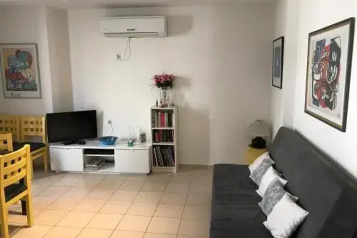 Room 3 of 12
