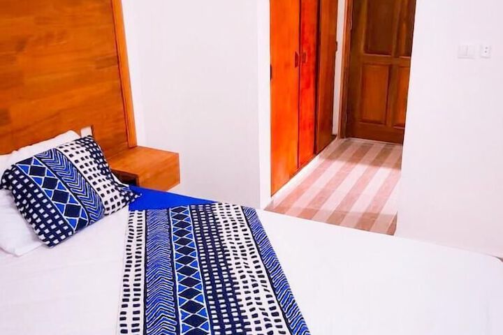 Room 6 of 67