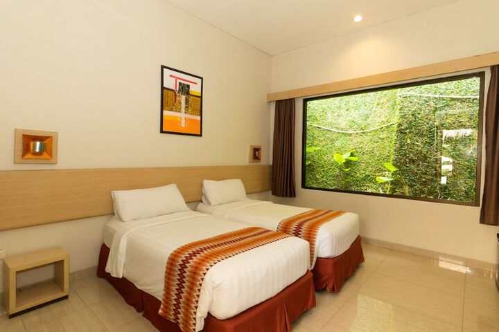 Room 10 of 111