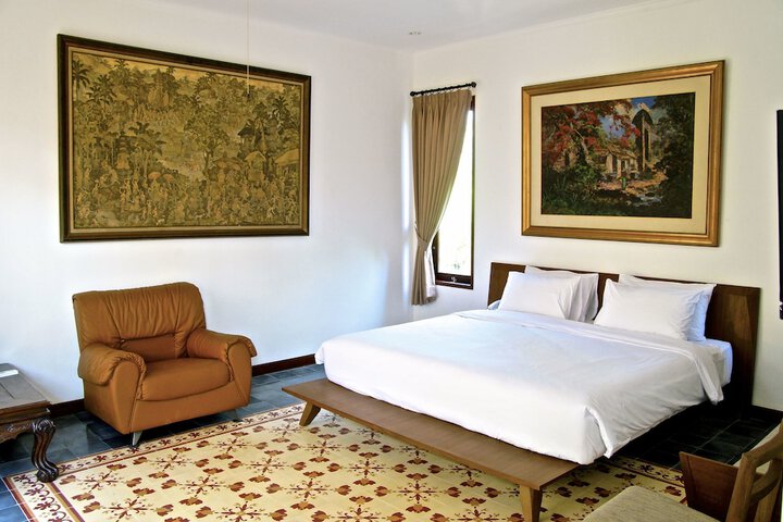 Room 9 of 40