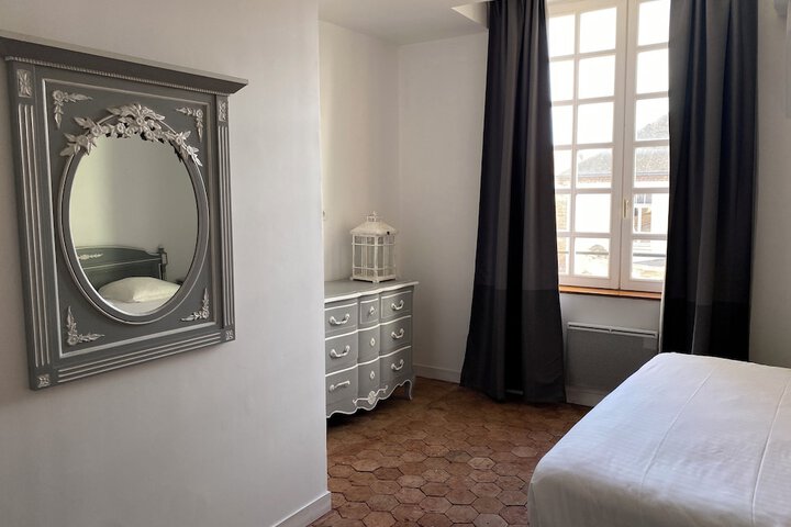 Room 5 of 40