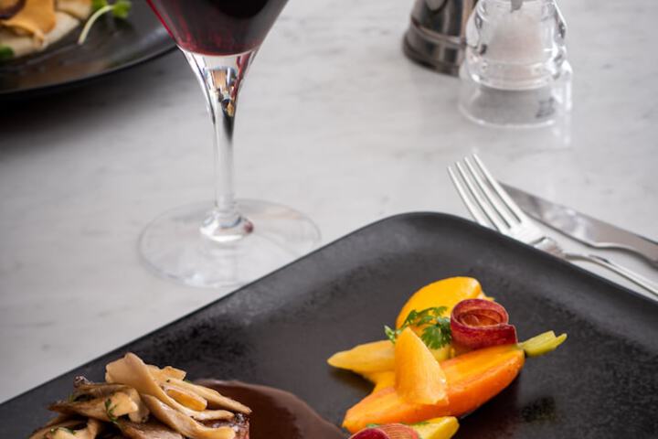 Dining 59 of 102