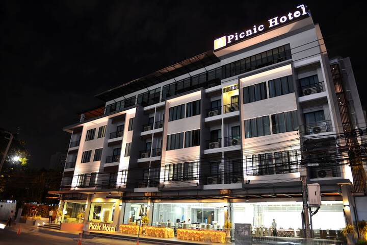 Hotel 86 of 90