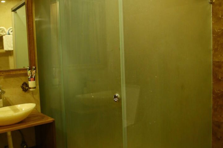 Room 25 of 47