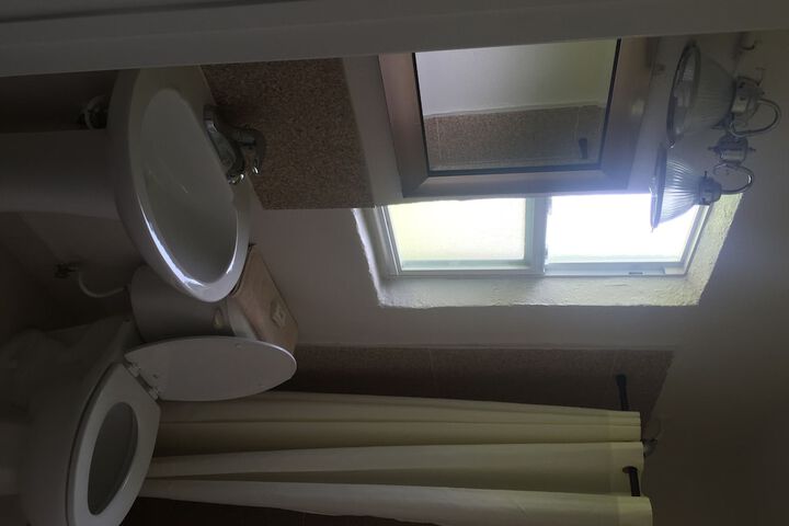 Room 15 of 32