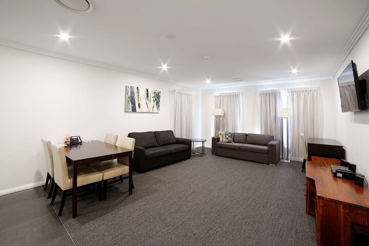 Room 35 of 68