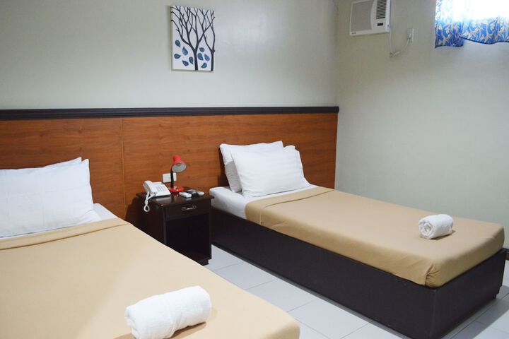 Room 7 of 34